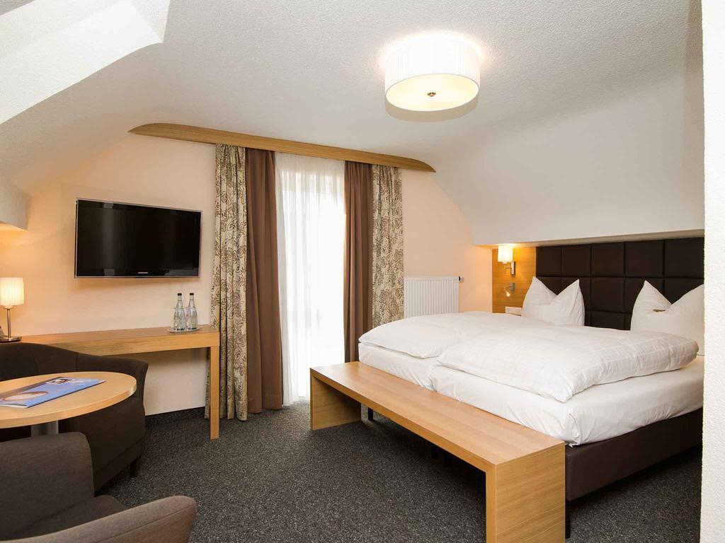 Hotel Neckartal Köngen الغرفة الصورة