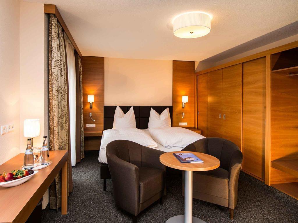 Hotel Neckartal Köngen الغرفة الصورة